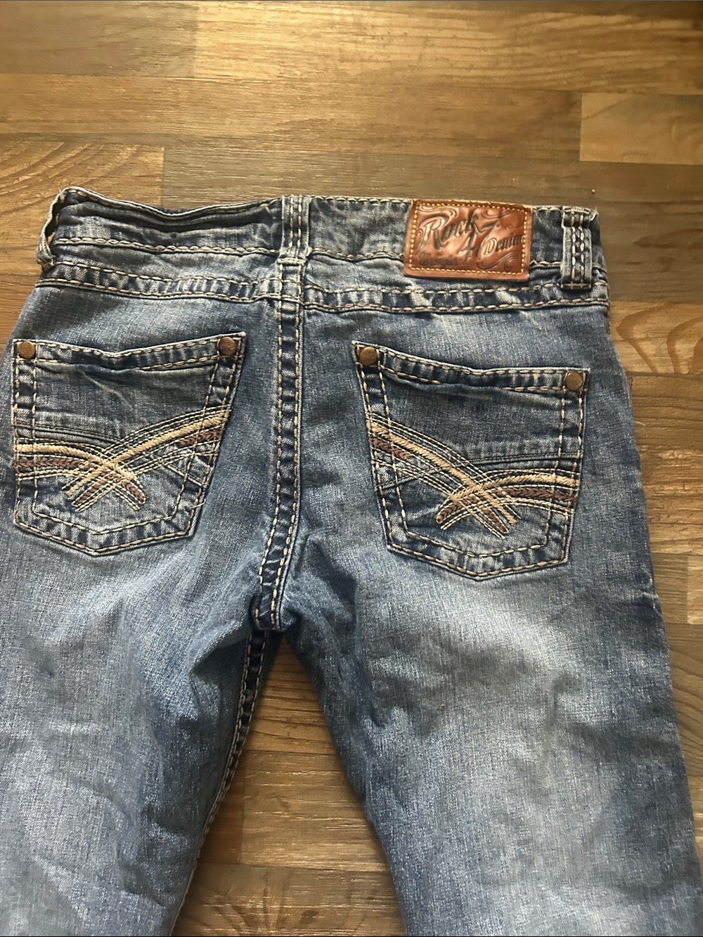 Slim Straight Men’s Jeans in Medium Blue - Picture 5 of 6